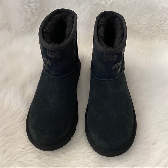 UGG Classic Mini UGG Print Boots Kid’s 6 (Fits Women’s 8) New without Box - Picture 3 of 7